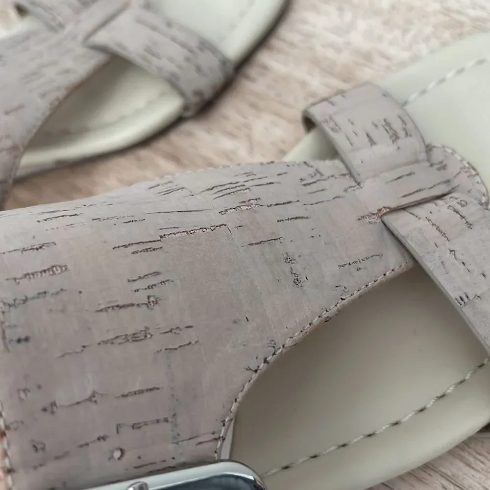 Donald Pliner Vine Wedge Sandals in Tan Sz 7 NWOB
